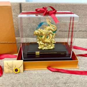 Tượng Rồng Phong Thủy Dát Vàng 24k (34x29x17cm) qua tang ky niem 30 nam thanh lap Olmix tuong rong dat vang2 scaled