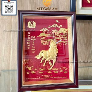 qua tang lanh dao cong an phuong Tan Quy tranh ma dao thanh cong1