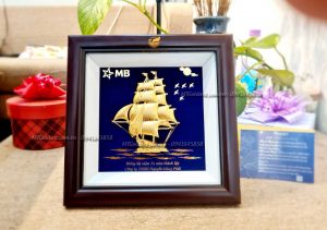 Tranh thuyền - quà tặng kỷ niệm 16 năm thành lập công ty TNHH Nguyễn Hùng Phát