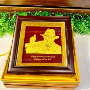 qua tang sinh nhat sep tranh chan dung sep