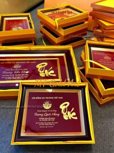 Quà tặng sự kiện dòng họ trương- tranh chữ Phúc thiết kế theo yêu cầu