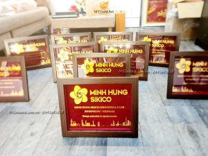quà tặng đối tác nước ngoài công ty minh hưng sikico- tranh thiết kế theo yêu cầu
