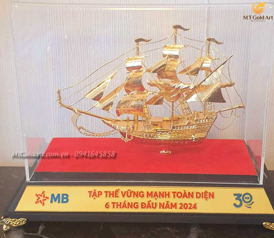 Quà Tặng Sự Kiện Sơ Kết 6 Tháng Đầu Năm 2024 Ngân Hàng TMCP Quân Đội ( MBBANK)-30 mô hình thuyền mạ vàng 24k quà tặng tổng kết tháng 12 năm 2024 ngân hàng quân đội- mô hình đội