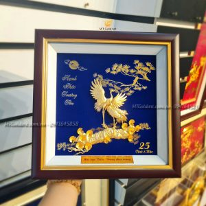 Tranh Tùng Hạc Diên Niên Dát Vàng mẫu 01 (24x24cm) qua tang ky niem 25 nam ngay cuoi tranh tung hac hien dien2