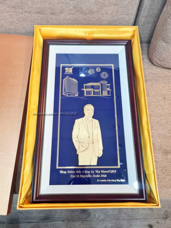 Quà Tặng Sinh Nhật Sếp- Tổng Giám Đốc Công Ty Tây Nam/QK7- Đại Tá Nguyễn Xuân Hải quà tặng sếp tổng giám đốc công ty tây nam- tranh chân dung thiết kế theo yêu cầu