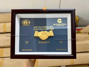 quà tặng đối tác- hưng phước group- tranh thiết kế theo yêu cầu