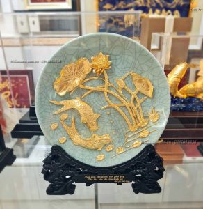 quà tặng tân gia cho sui gia- đĩa cá chép hoa sen