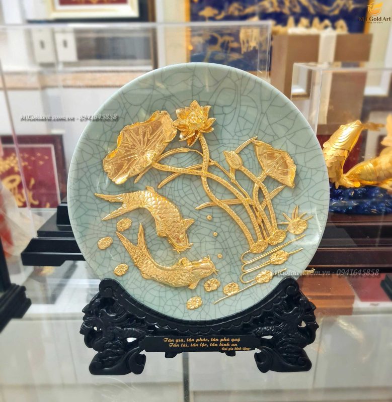 quà tặng tân gia cho sui gia- đĩa cá chép hoa sen