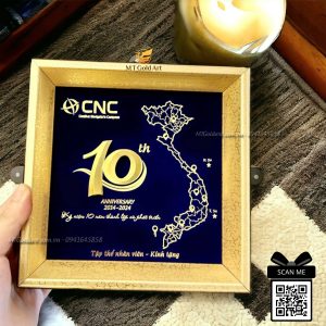 qua tang ky niem 10 nam thanh lap cong ty CNC tranh thiet ke theo yeu cau