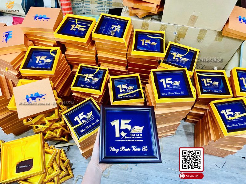 quà tặng kỷ niệm 15 năm thành lập công ty Hải An- Tanh thiết kế theo yêu cầu