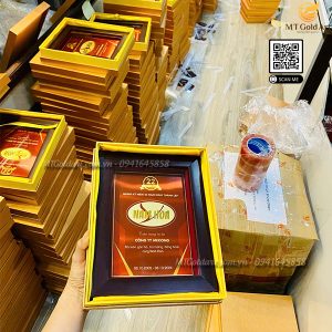 quà tặng kỷ niệm 22 năm thành lập công ty Nam Hoa- tranh thiết kế theo yêu cầu