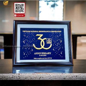 qua tang ky niem 30 nam ky niem thanh lap cong ty vinare6