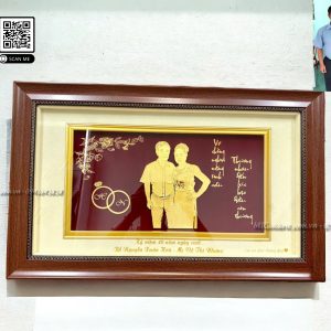 qua tang ky niem 40 nam ngay cuoi cha me tranh chan dung cha me thiet ke theo yeu cau1