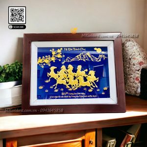 quà tặng kỷ niệm 2 năm thành lập trung tâm thẩm định và phê duyệt- BIDV trường sơn kính tặng- tranh mã đáo thành công