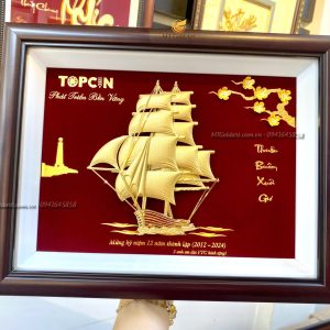 qua tang ky niem 12 nam thanh lap cong ty Topcin tranh thuyen thuan buom xuoi gio scaled