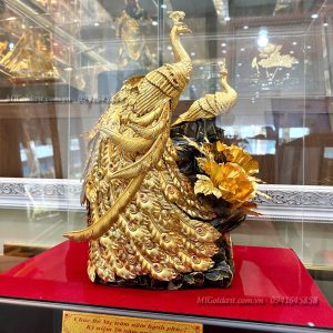 qua tang ky niem 50 nam ngay cuoi bo me tuong doi chim cong hoa mau don dat vang