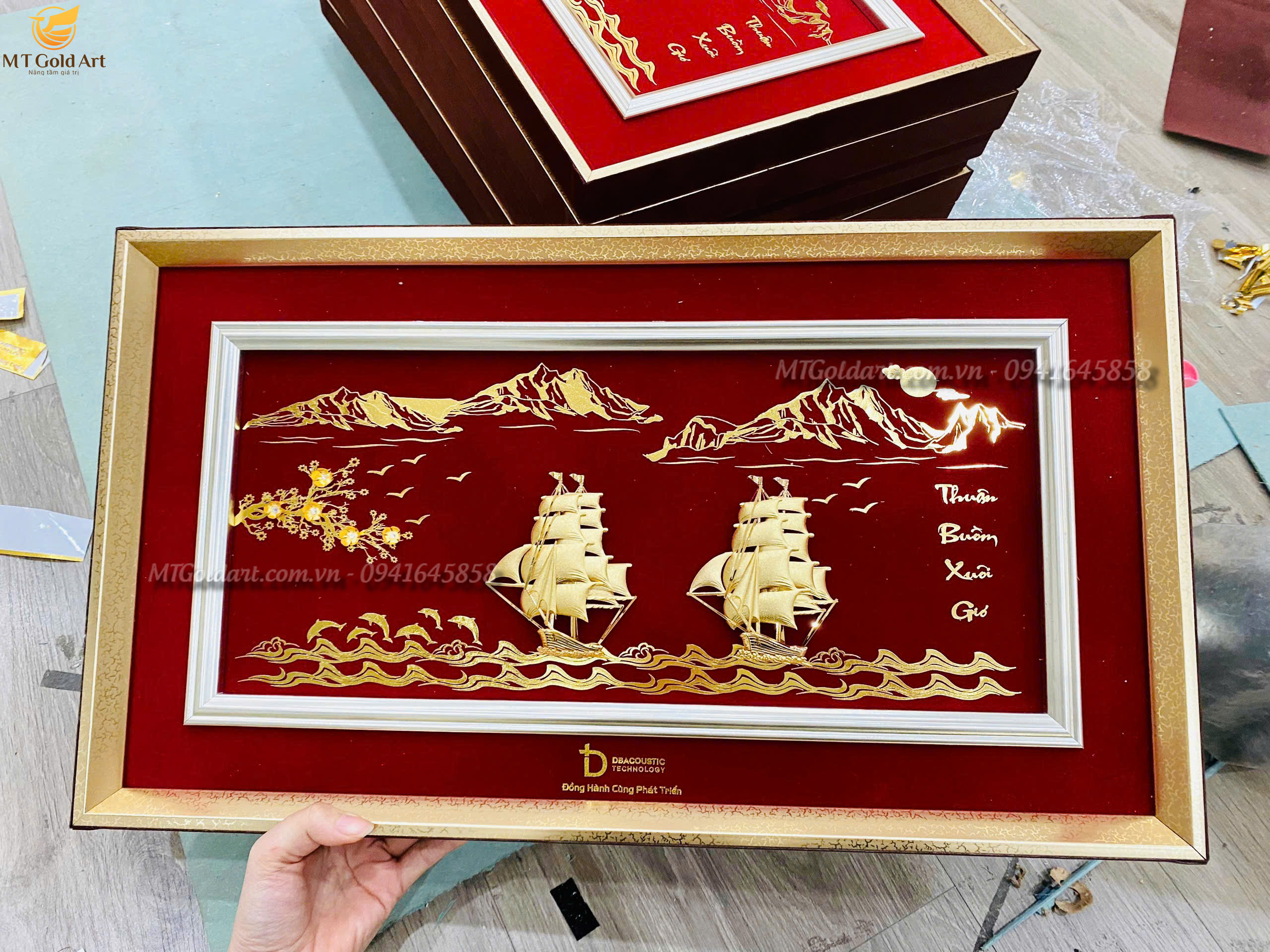 quà tết khách hàng Dbacoustic- technology- tranh thuyền thuận buồm xuôi gió