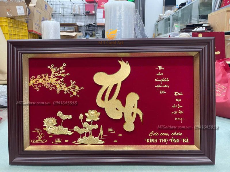 quà tặng mừng thọ ông bà- tranh chữ thọ hoa sen dát vàng