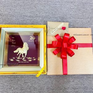 qua tang ky niem 20 nam thanh lap cong ty nhat minh kinh tang tranh ngua dat vang1