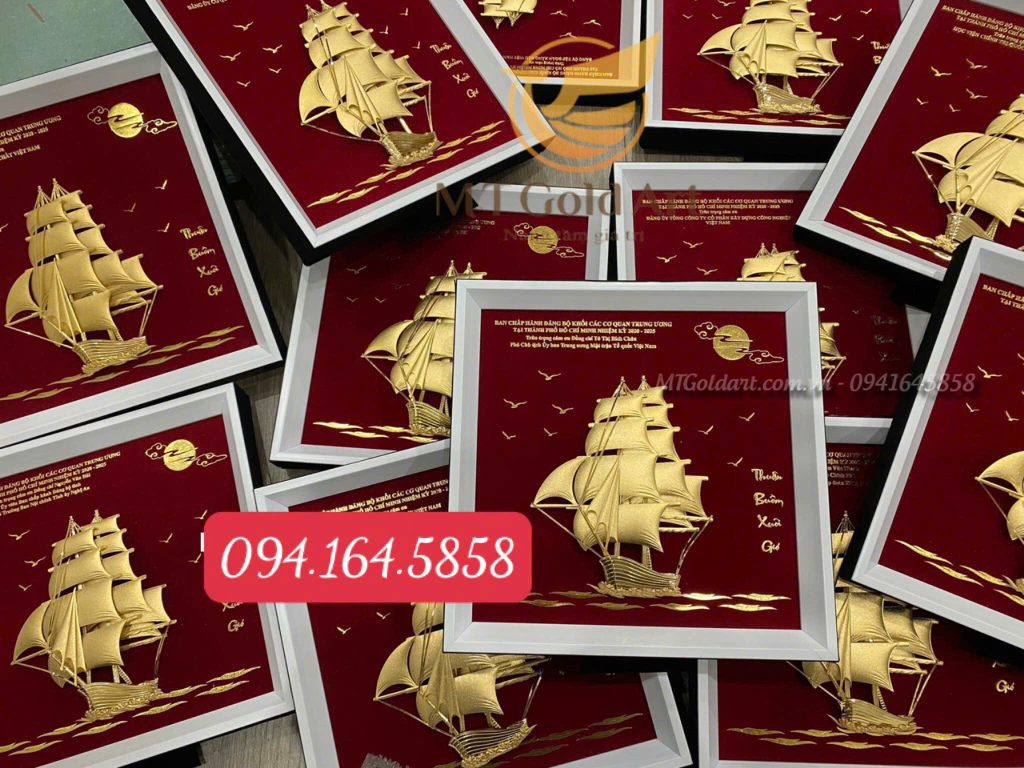 quà tặng ban chấp hành đảng bộ khôi các cơ quan trung ương tại TP HCM- tranh thuyền dát vàng