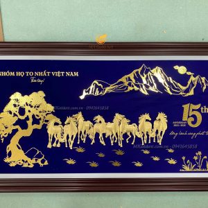 qua tang ky niem 15 nam thanh lap cong ty Tien Phong tranh ma dao thanh cong1