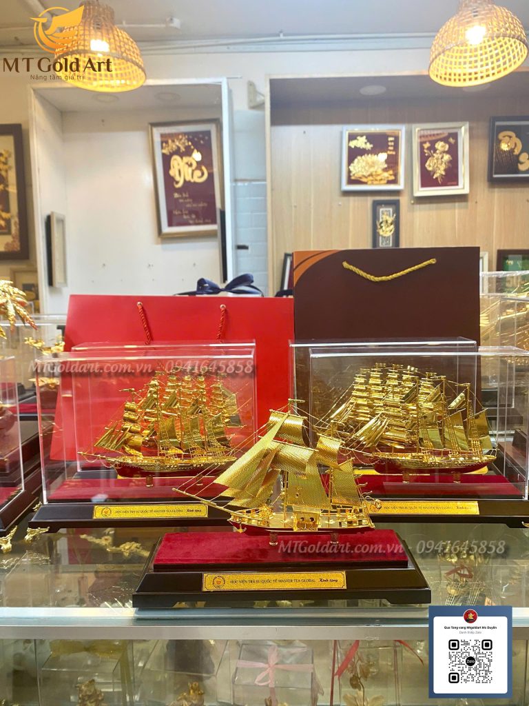 quà tặng khách hàng vip học viện trà sứ quốc tế kính tặng- mô hình thuyền dát vàng quà tặng khách hàng vip học viện trà sứ quốc tế kính tặng- mô hình thuyền dát vàng