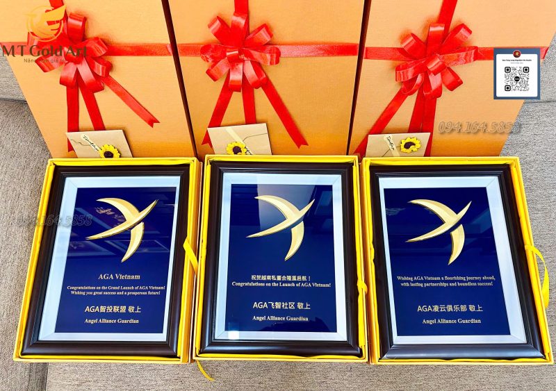 Quà Tặng Cao Cấp Cho Đối Tác : Câu Chuyện Đẳng Cấp Từ 3 Bức Tranh Logo AGA Dát Vàng 24k quà tặng đối tác- tranh logo công ty AGA dát vàng