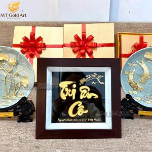quà tặng lãnh đạo cấp cao bệnh viện - tranh chữ tri ân dát vàng
