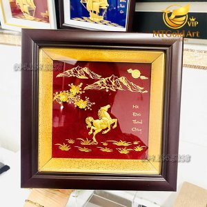 Quà tặng khách hàng cao cấp- tranh ngựa dát vàng