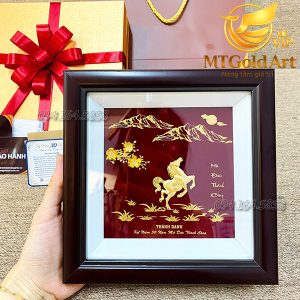 qua tang ky niem 30 nam thanh lap cong ty thanh danh tranh ngua dat vang2