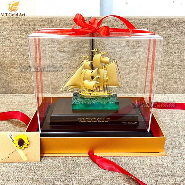 quà tân gia cao cấp tặng  khách hàng vip- thuyền buồm phong thủy dát vàng