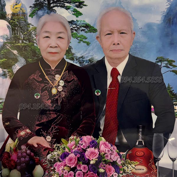 Quà mừng thọ mẹ 80 tuổi- tranh chân dung mẹ dát vàng 24k