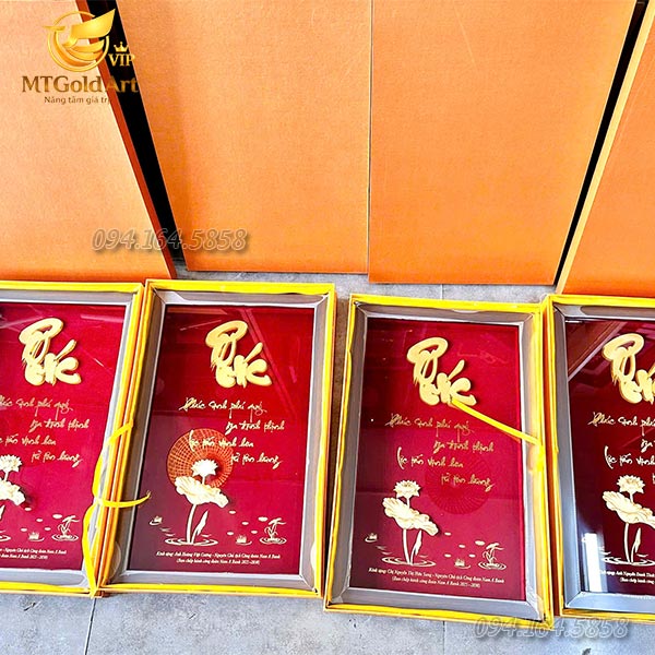 quà tết tặng lãnh đạo nam á bank- tranh chữ phúc hoa sen dát vàng