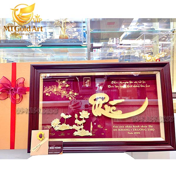Quà mừng thọ Bà- Tranh chữ phúc hoa sen dát vàng