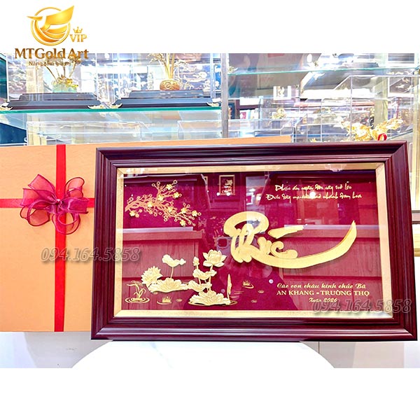 Quà mừng thọ Bà- Tranh chữ phúc hoa sen dát vàng