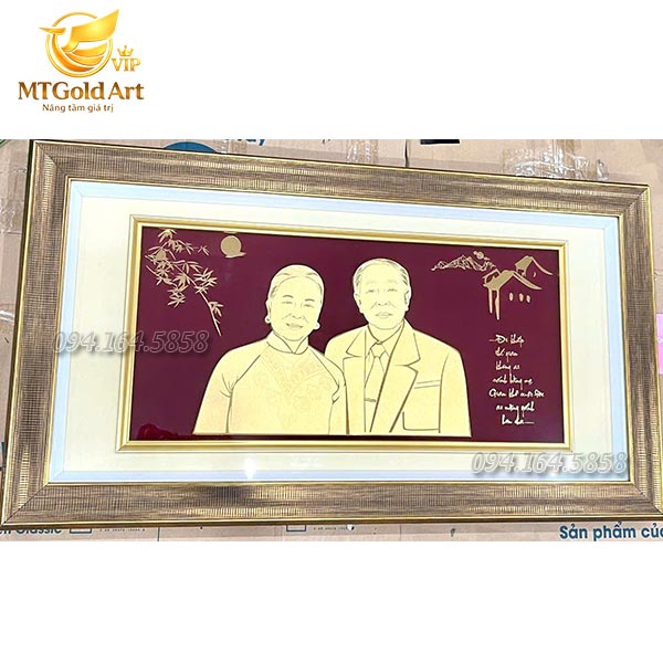 Quà Mừng Thọ Cho Bố Mẹ: Cận Cảnh Tuyệt Phẩm Tranh Chân Dung Dát Vàng Độc Bản Tại MT Gold Art Quà mừng thọ cho bố mẹ- tranh chân dung cha mẹ dát vàng