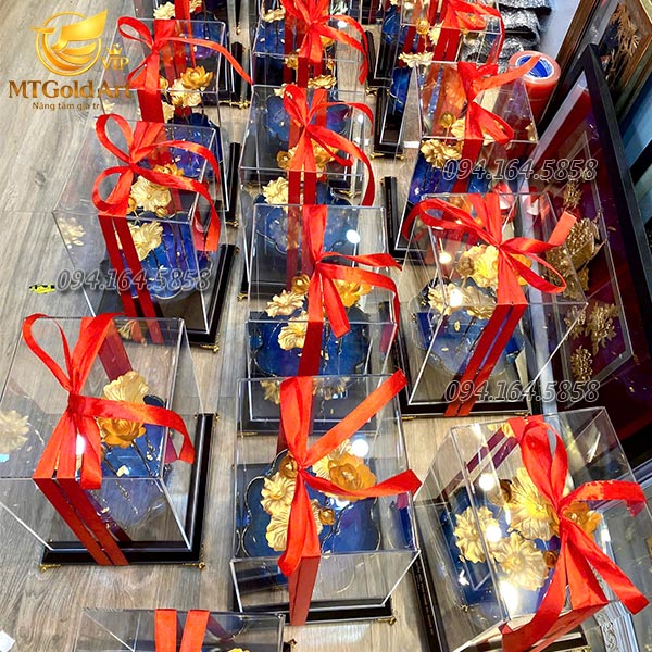 Quà lưu niệm đại hội đảng tỉnh nghệ an- chậu hoa sen dát vàng