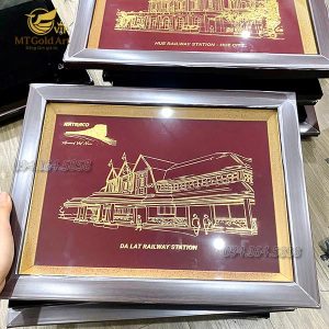 Quà tết tặng đối tác- Công ty cổ phần vận tải và thương mại đường sắt- tranh văn hóa di sản Việt Nam