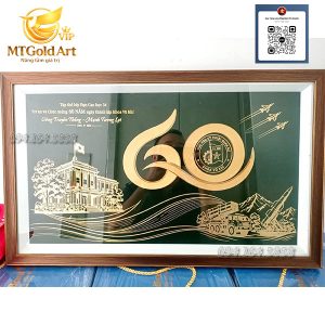 Tranh thiết kế dát vàng- quà tặng kỷ niệm 60 năm thành lập khoa vũ khí học viện kỹ thuật quân sự
