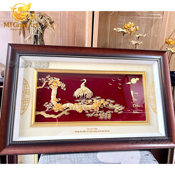 Quà kỷ niệm ngày cưới bố mẹ 60 năm- tranh tùng hạc diên niên dát vàng Quà kỷ niệm ngày cưới bố mẹ 60 năm- tranh tùng hạc diên niên dát vàng