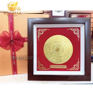 Quà tặng khách nước ngoài- tranh trống đồng đông sơn dát vàng